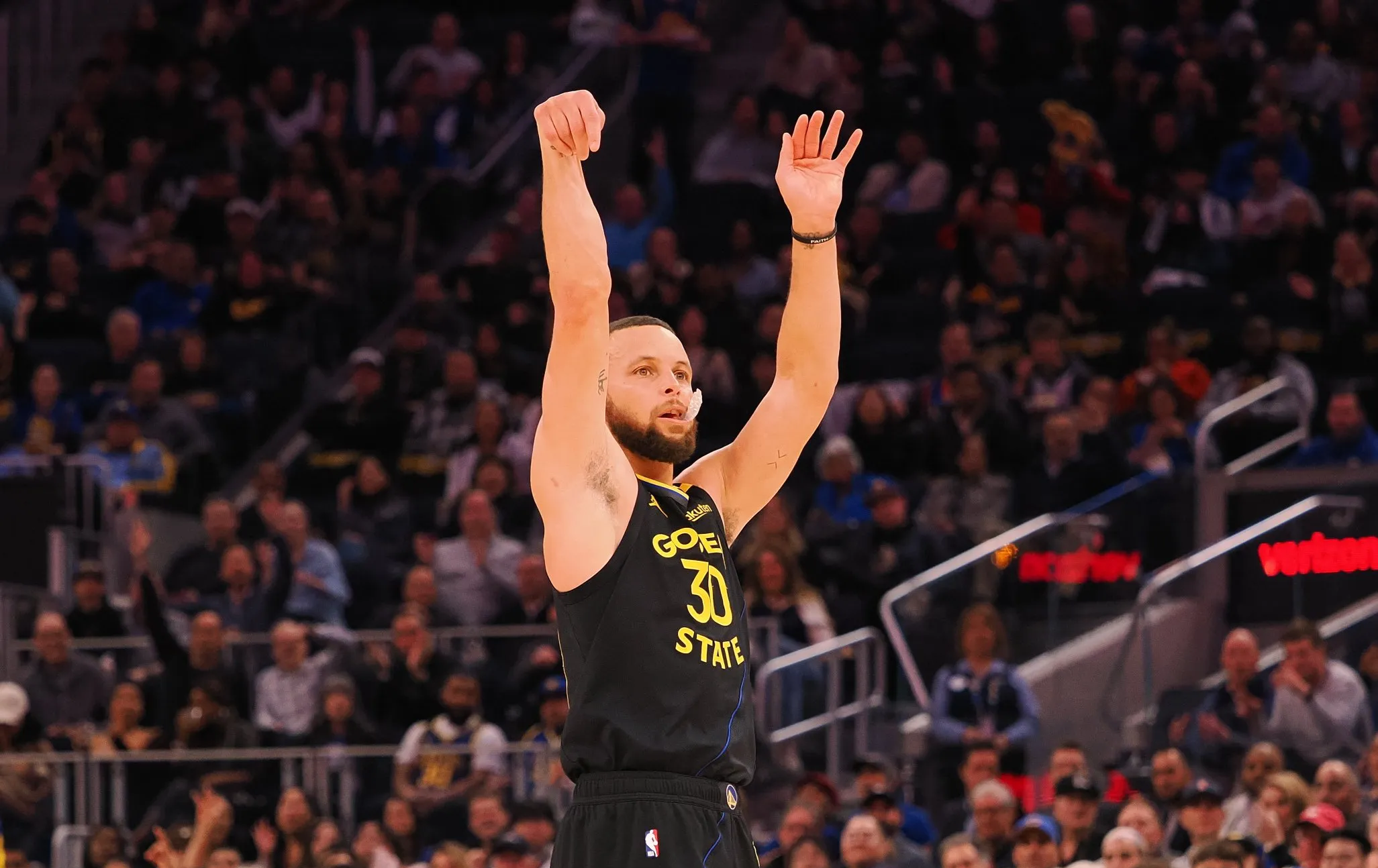 开云体育-库里新星比赛局势复杂表现突出，雄鹿前途光明！全场沸腾不已-开云体育