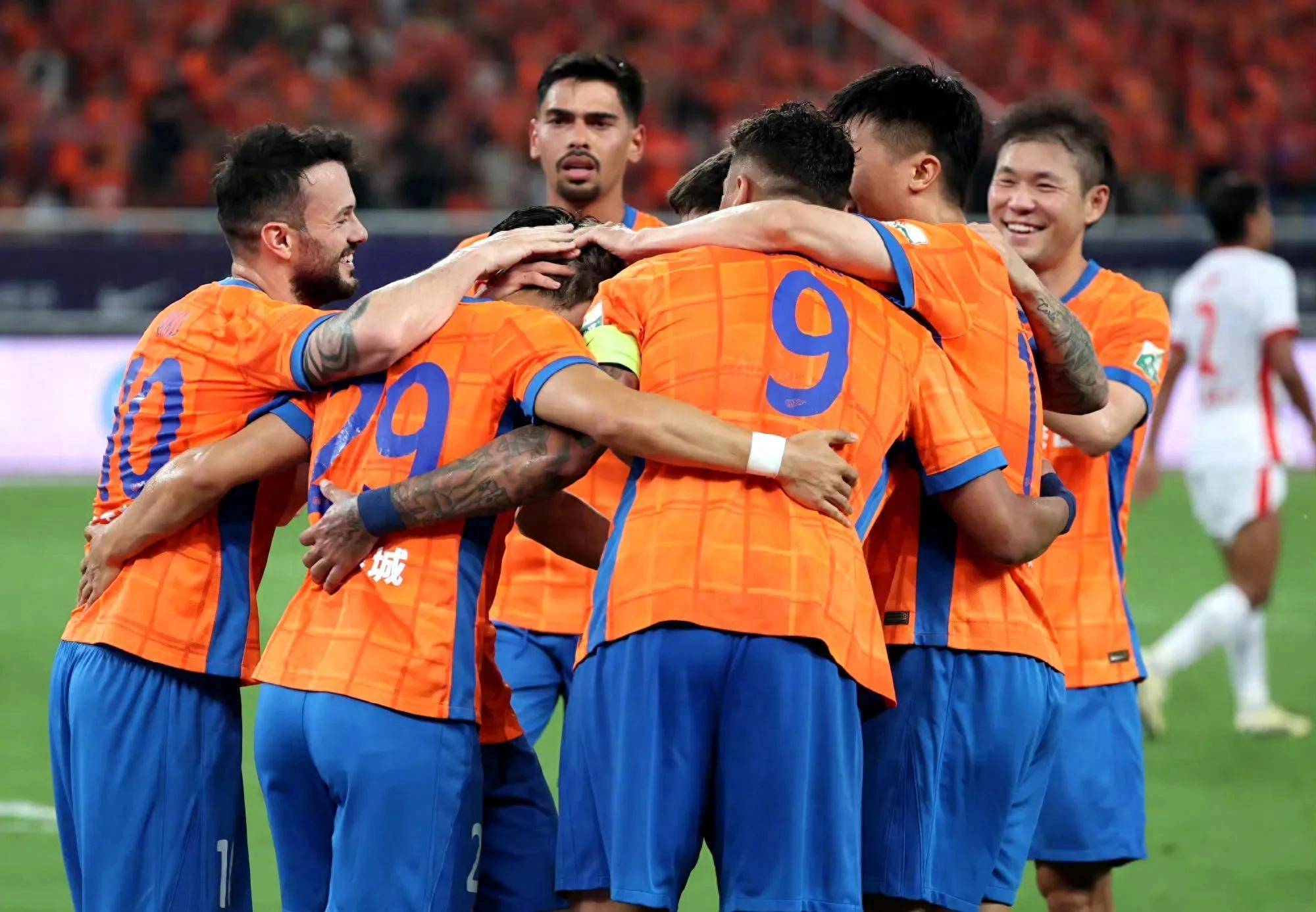 关于赛地聚焦：英超国际比赛日热度飙升；山东泰山队长鼓劲；压力陡增；心理建设被强调的信息